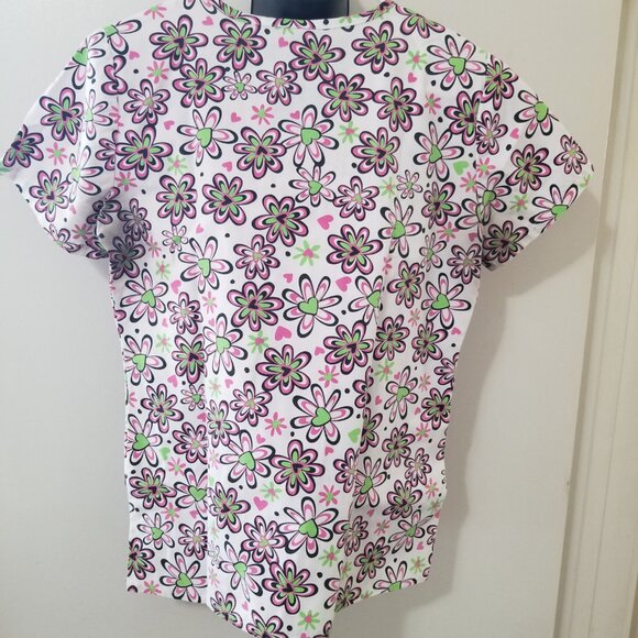 XS Scrub Top Bundle – 5 Tops (White Cross & More) – Size XS - Picture 5 of 11